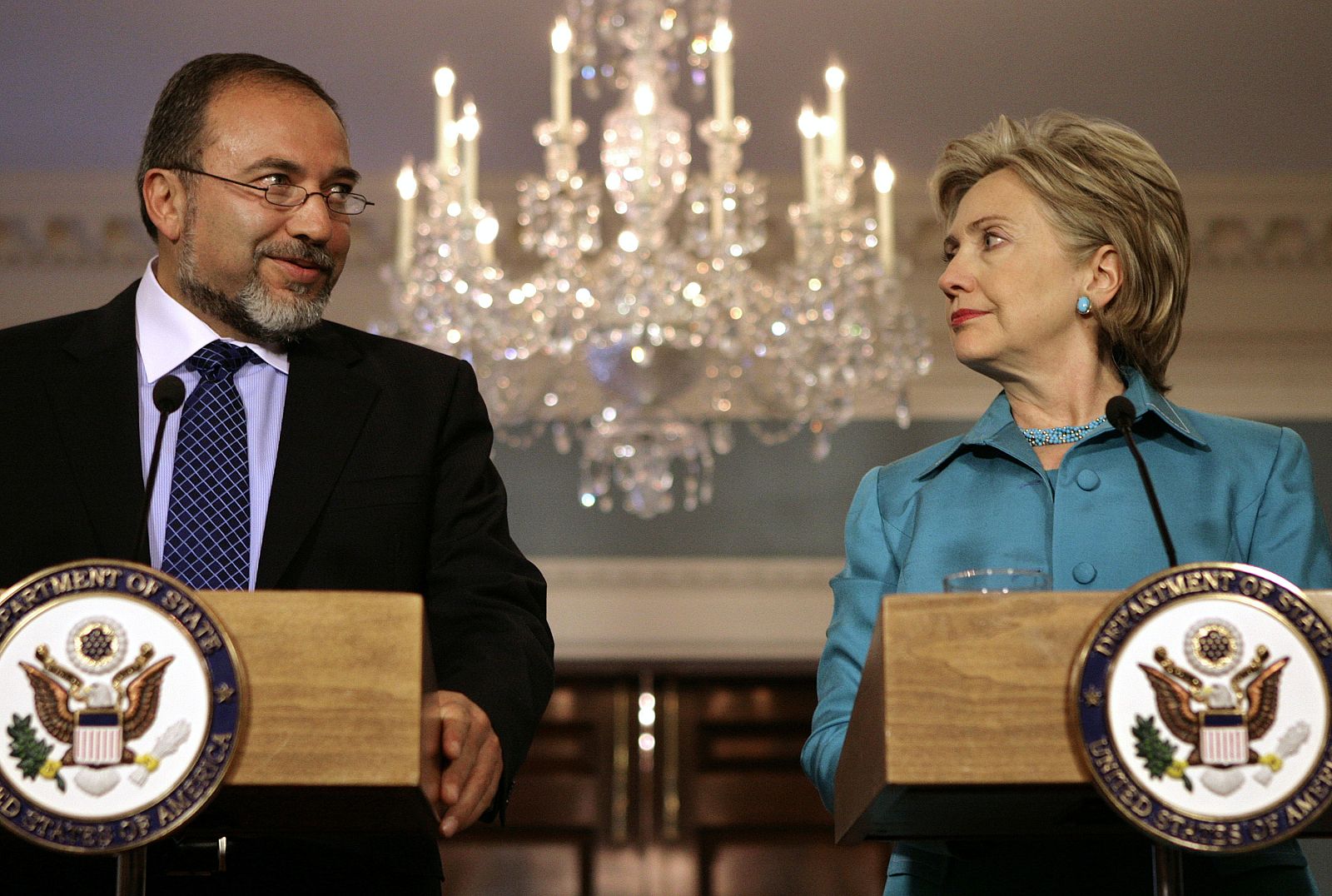 Hillary Clinton y Avigdor Lieberman