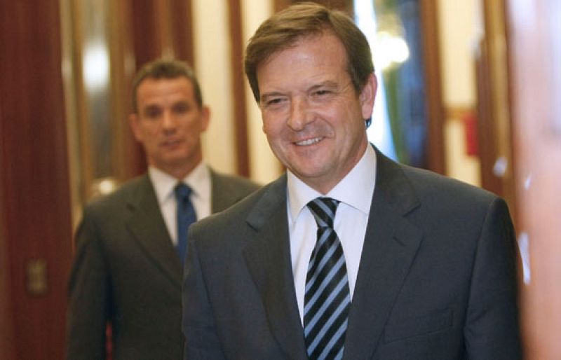 El director del CNI atribuye las acusaciones a una conspiración interna para no renovar su cargo