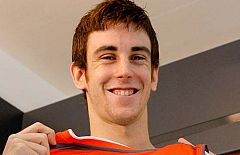 Claver y Llull esperarán para cruzar el charco