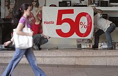 Comienzan las rebajas con descuentos históricos y el gasto medio más bajo de la década