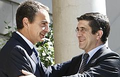 Zapatero y Patxi López: "Ahora hay dos gobiernos y una sola política antiterrorista"