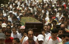 Marruecos entierra a Dalilah, la joven fallecida por gripe A en España