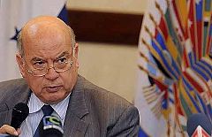 La decisión de Honduras de retirarse de la OEA no tiene "efectos jurídicos", según Insulza