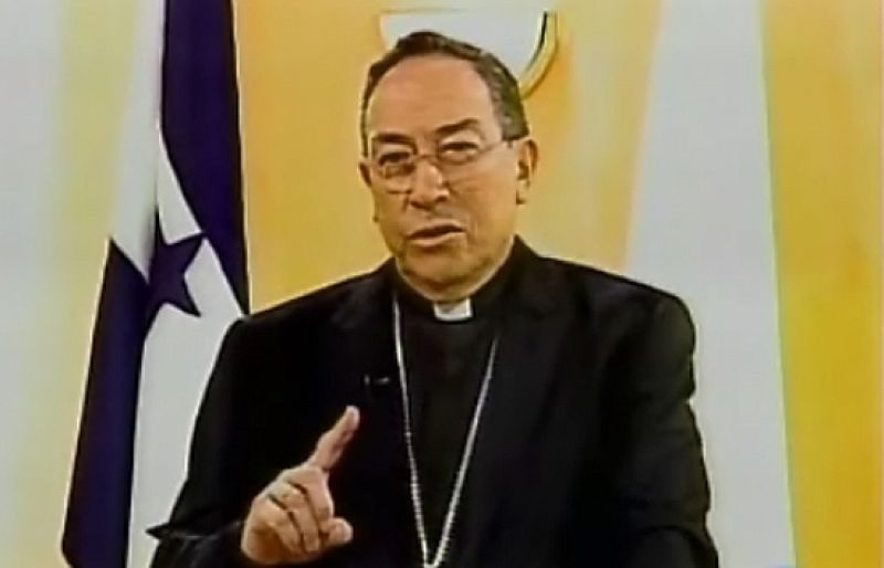 Los obispos apoyan el golpe y los seguidores de Zelaya ensayan su llegada