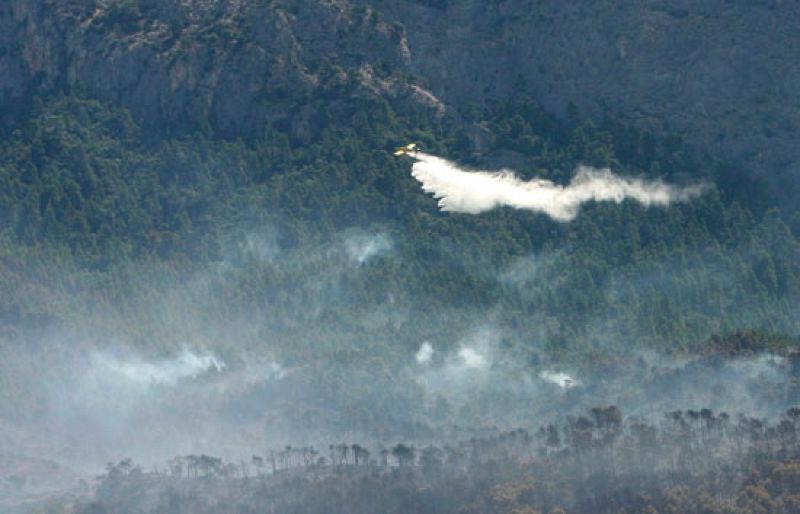 Cuatro bomberos muertos y dos heridos en un incendio en Tarragona