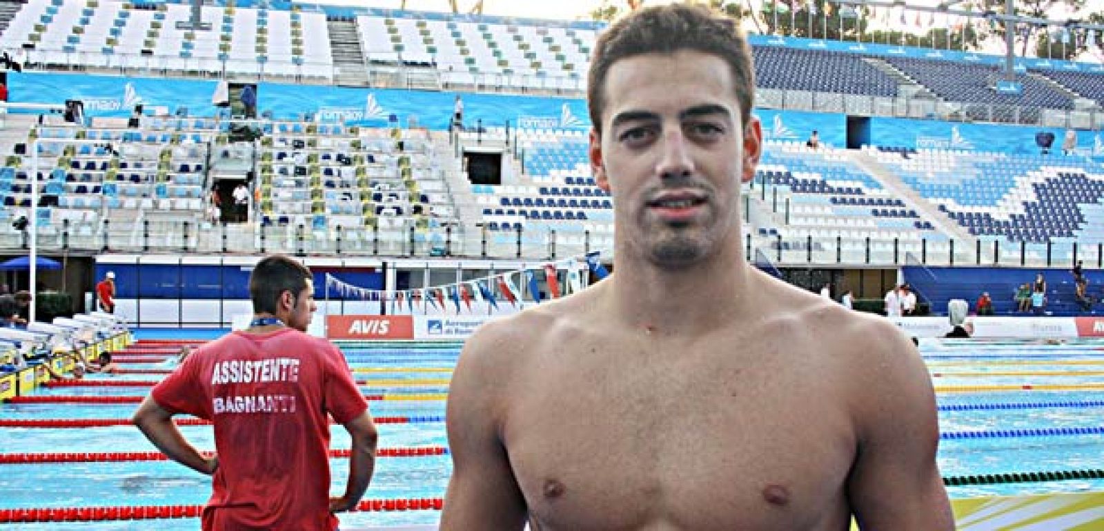 El cordobés Rafa Muñoz posa en la piscina del Foro Itálico.
