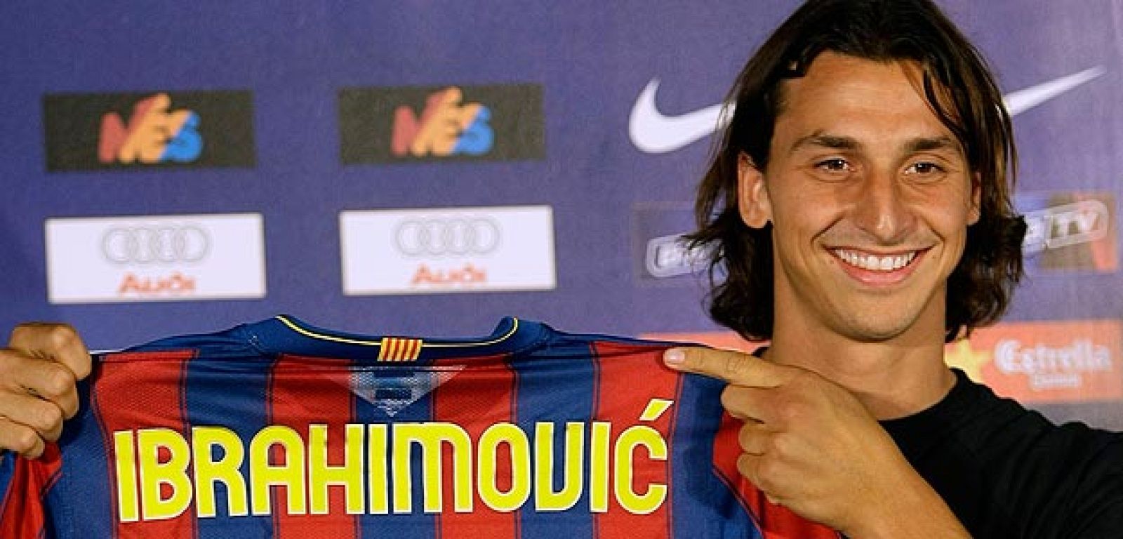 Zlatan Ibrahimovic, presentado como nuevo jugador del Barcelona.