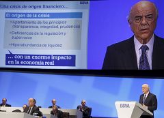 El BBVA gana 2.799 millones de euros hasta junio y su beneficio baja el 10%