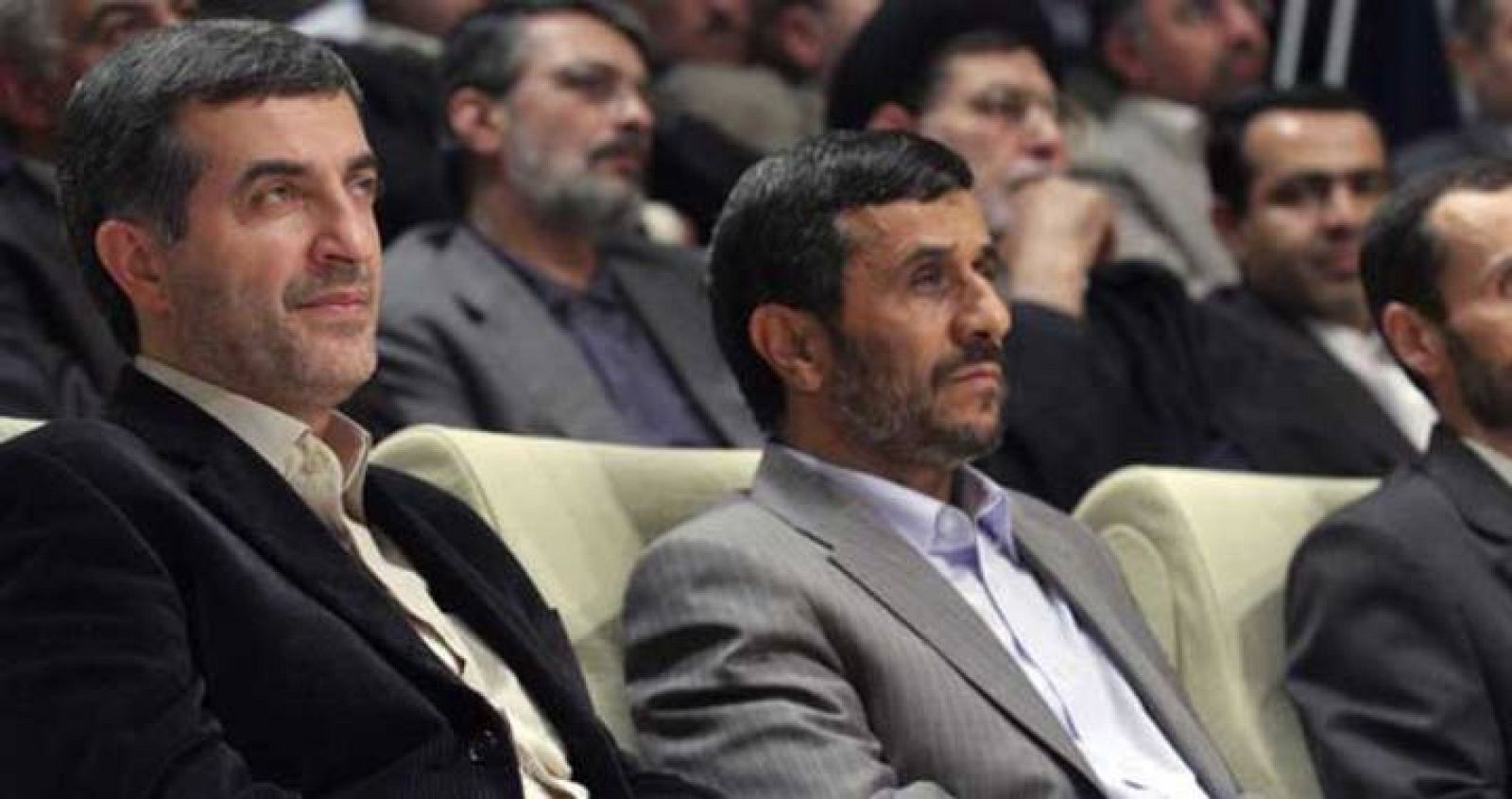 Ahmadinejad junto al destituído vicepresidente Mashaei