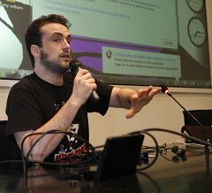 Nacho Vigalondo: "El lenguaje audiovisual funciona por si mismo, lo veas en el formato en que lo veas"