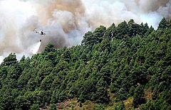 El incendio de La Palma sigue sin control y avanza hacia el norte