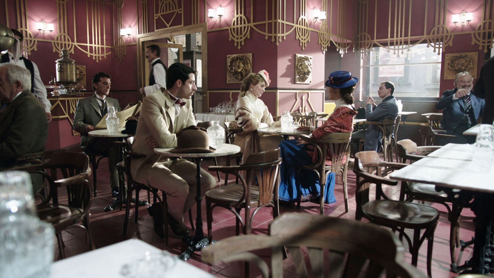 El papa Benedicto XVI recibe a los nadadores