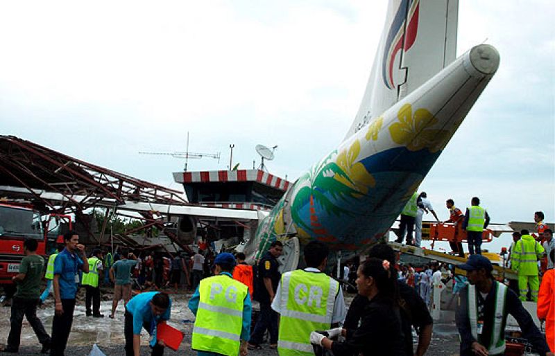 Dos españoles salen ilesos de un accidente de avión en Tailandia en el que ha muerto el piloto