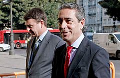 Cospedal lamenta que el Gobierno use la Fiscalía para "perseguir al PP" en vez de a ETA