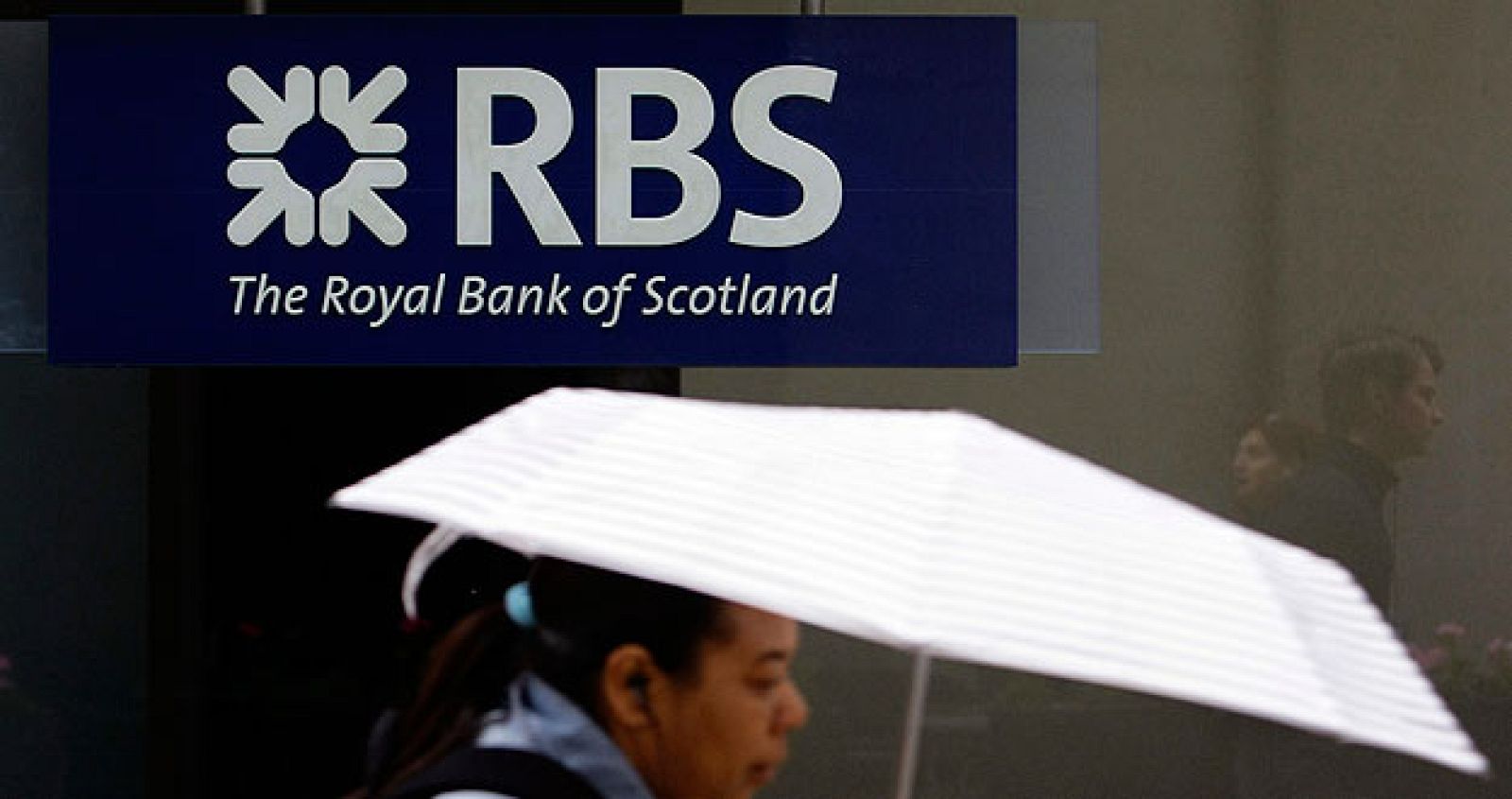 El RBS pierde 1.215 millones hasta junio