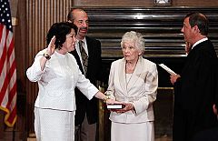Sonia Sotomayor jura su cargo como primera hispana magistrada del Supremo de EE.UU.