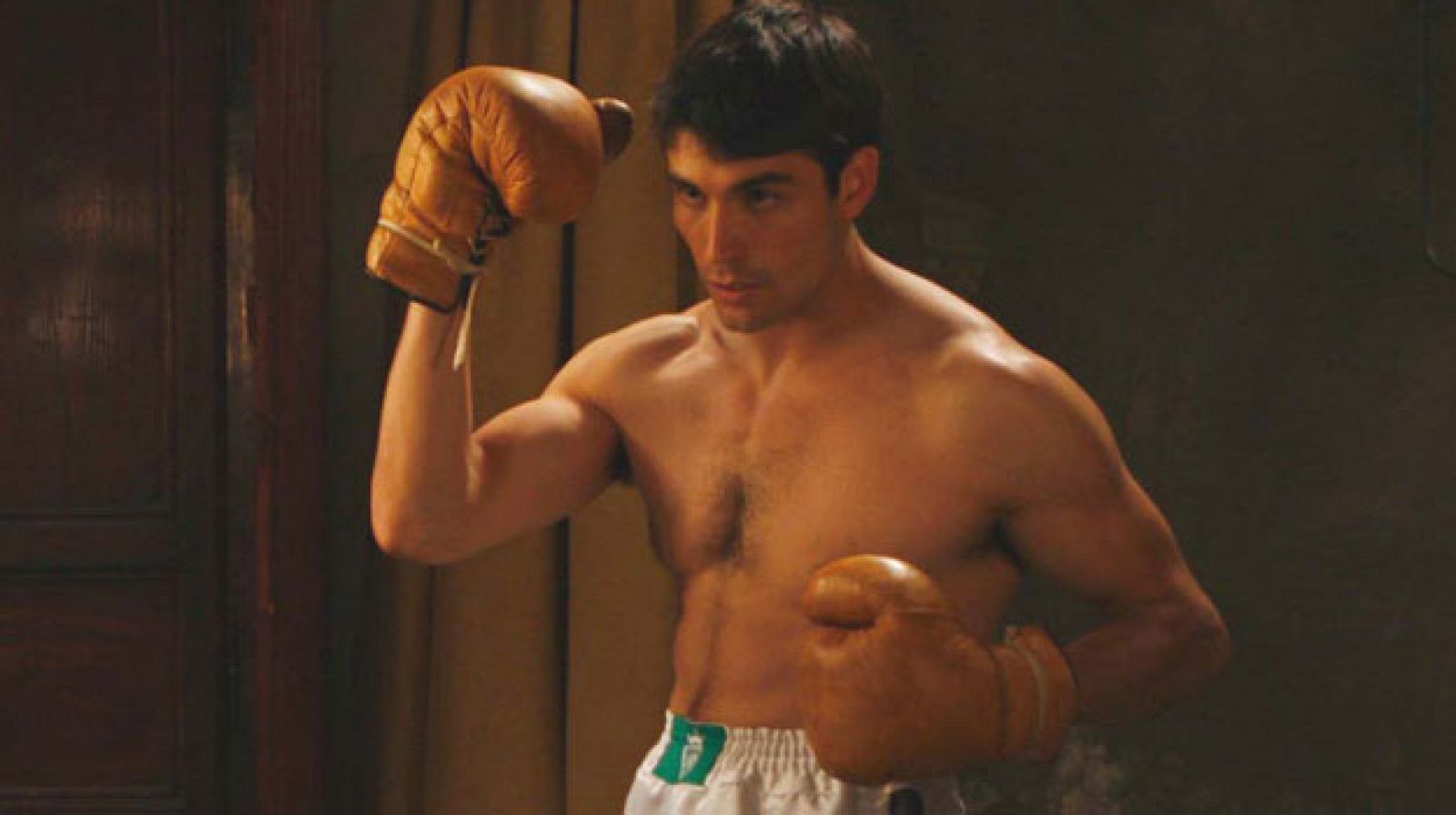 Amar - Ana sólo mira por la felicidad de Alfonso