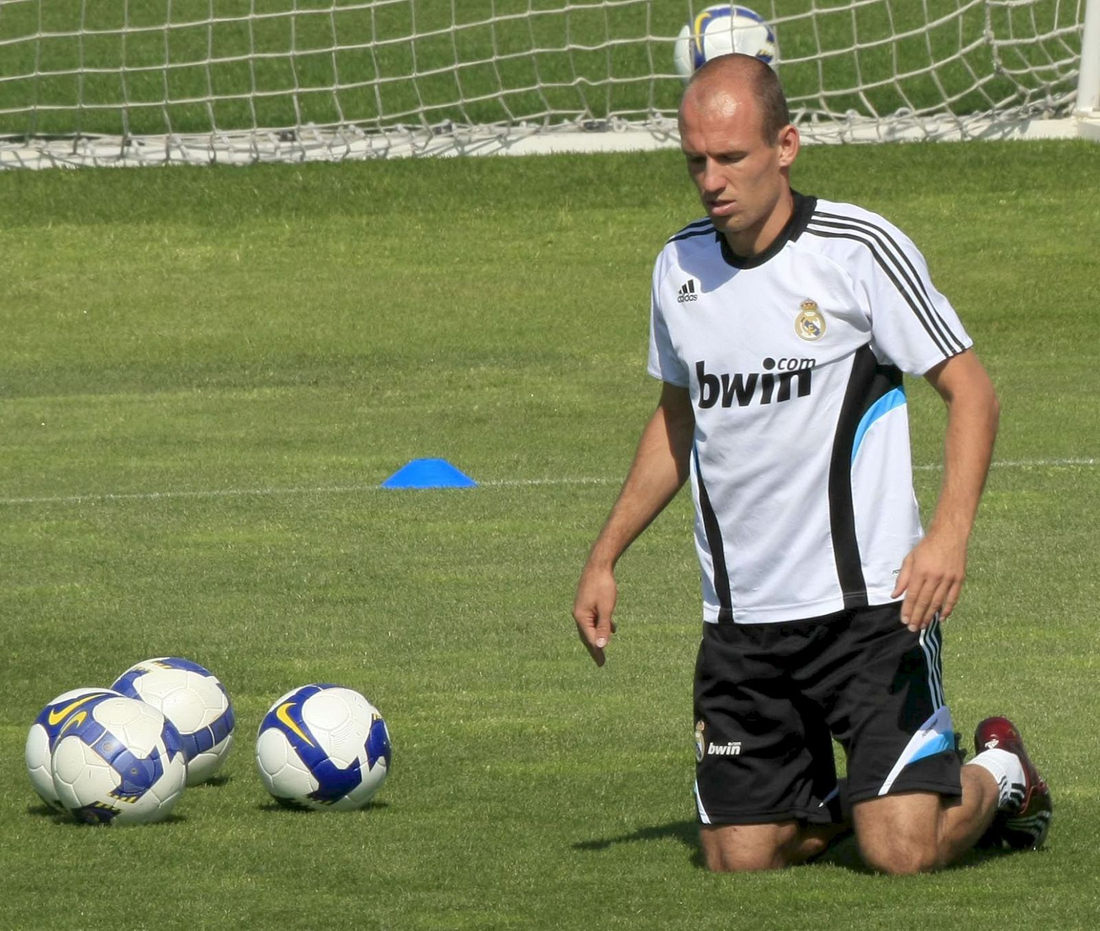 Arjen Robben en el entrenamiento del Madrid en Valdebebas