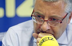 Blanco aboga en una "reflexión personal" por subir los impuestos a las rentas más altas si es necesario