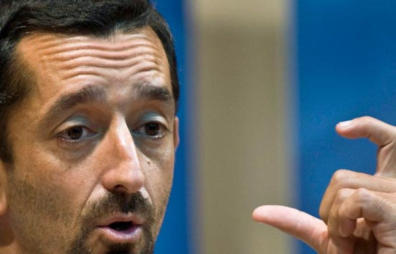 El primer trasplantado de cara de España "ya se ha visto en el espejo y está encantado"