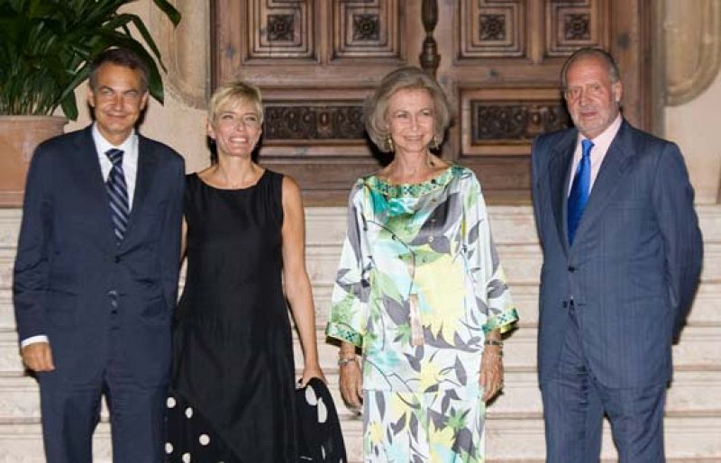 Zapatero informa al Rey sobre la lucha contra ETA y la evolución económica en Palma