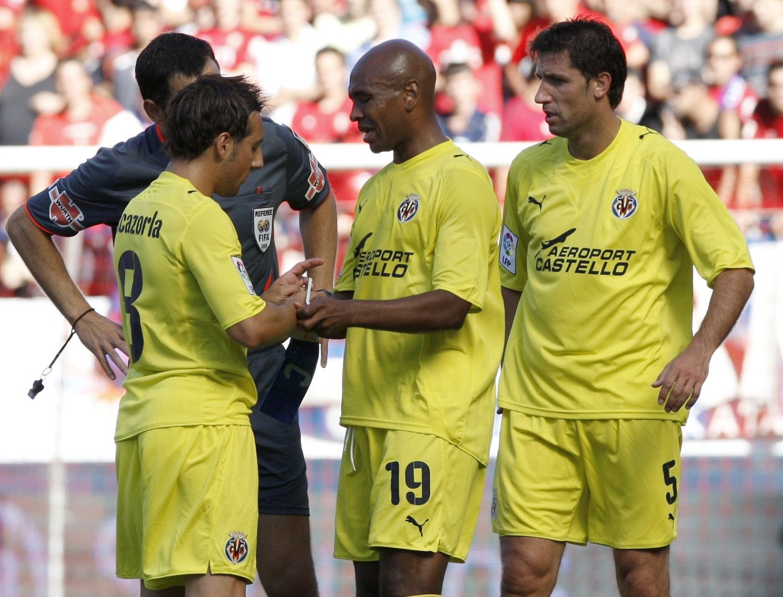 Senna cede el brazalete de capitán a su compañero de equipo y de selección, Santi Cazorla.