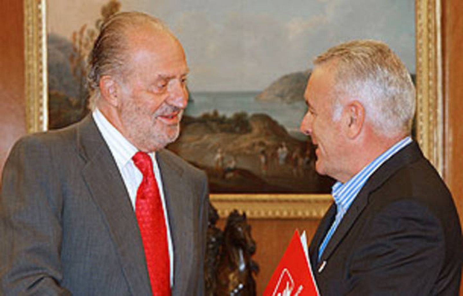 El Rey recibe en la Zarzuela al líder de IU, Cayo Lara