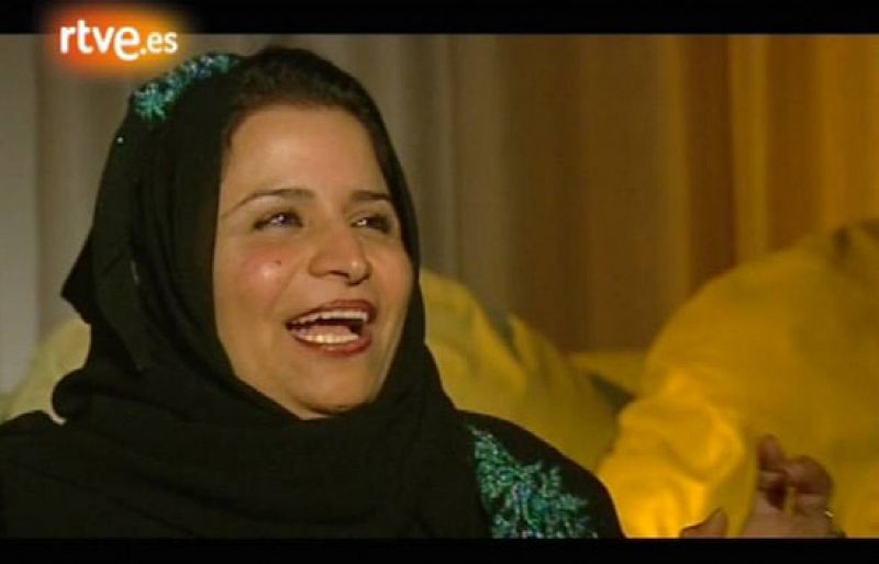 En Portada. Detrs de la abaya