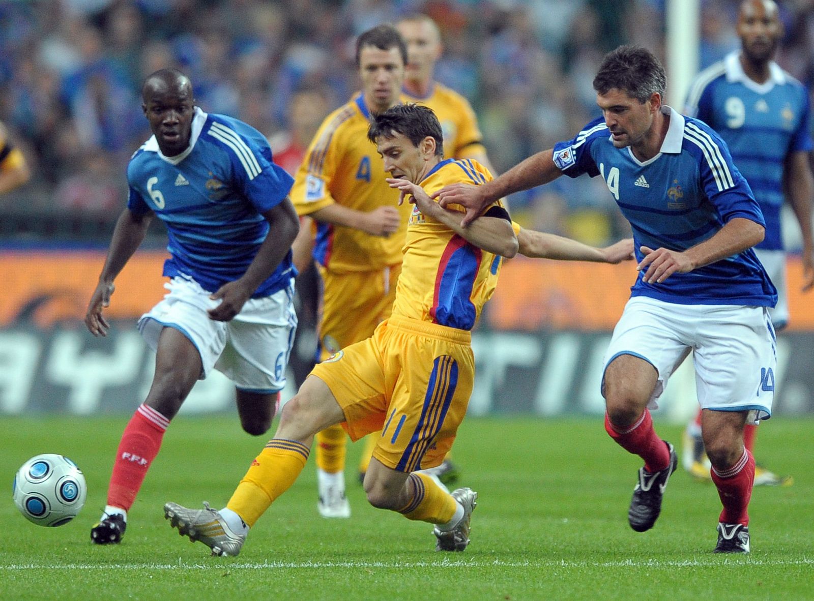 PARTIDO DE CLASIFICACIÓN PARA EL MUNDIAL DE SUDÁFRICA 2010 - FRANCIA-RUMANÍA