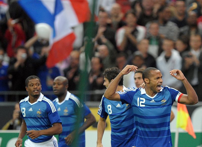 Henry desmiente la 'guerra' con Domenech