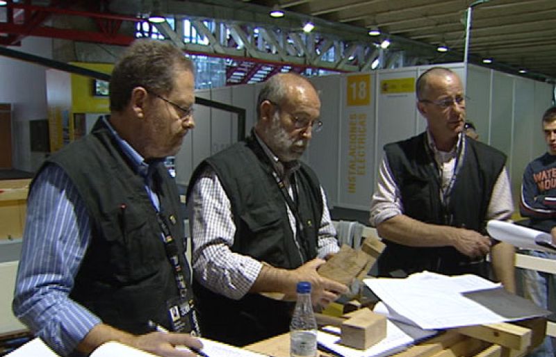 Más españoles tienen estudios superiores a la ESO pero seguimos por debajo de la OCDE