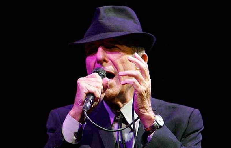 Leonard Cohen recibe el alta hospitalaria tras desvanecerse en su concierto de Valencia