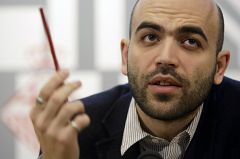 Roberto Saviano: "ETA ponía la droga; la Camorra, las armas"