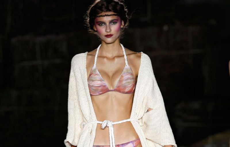 Dolores Cortés cierra esta edición de Cibeles Fashion Week con su nueva colección de baño