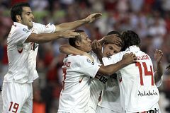 Al Sevilla le basta con su pegada