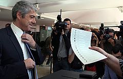 Portugal elige el parlamento y la suerte del Gobierno socialista de Sócrates
