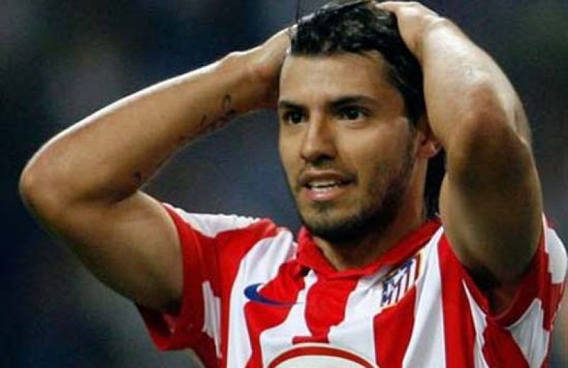 El Atlético se suicida en Oporto