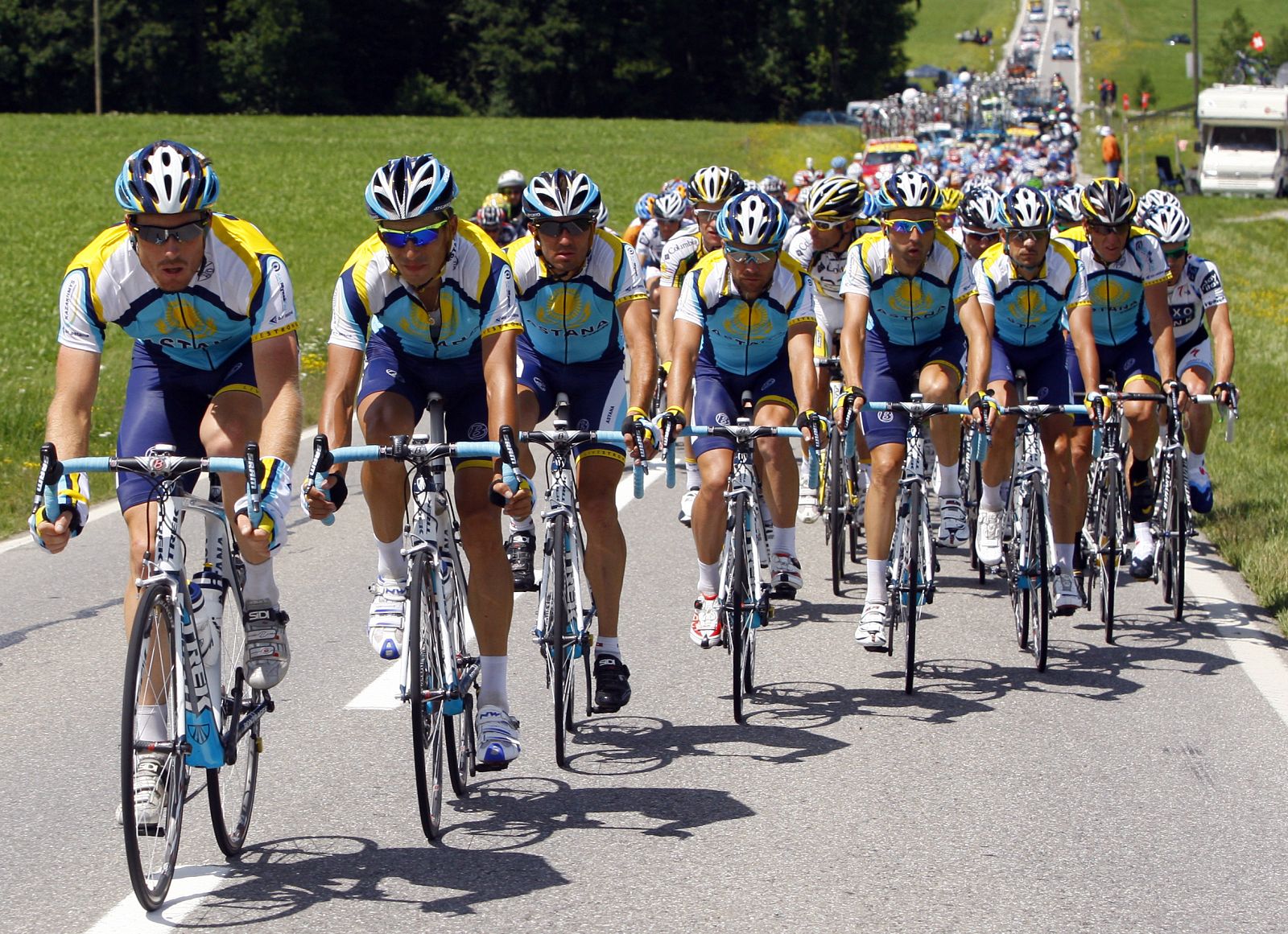 Corredores del equipo Astana, durante el pasado Tour de Francia