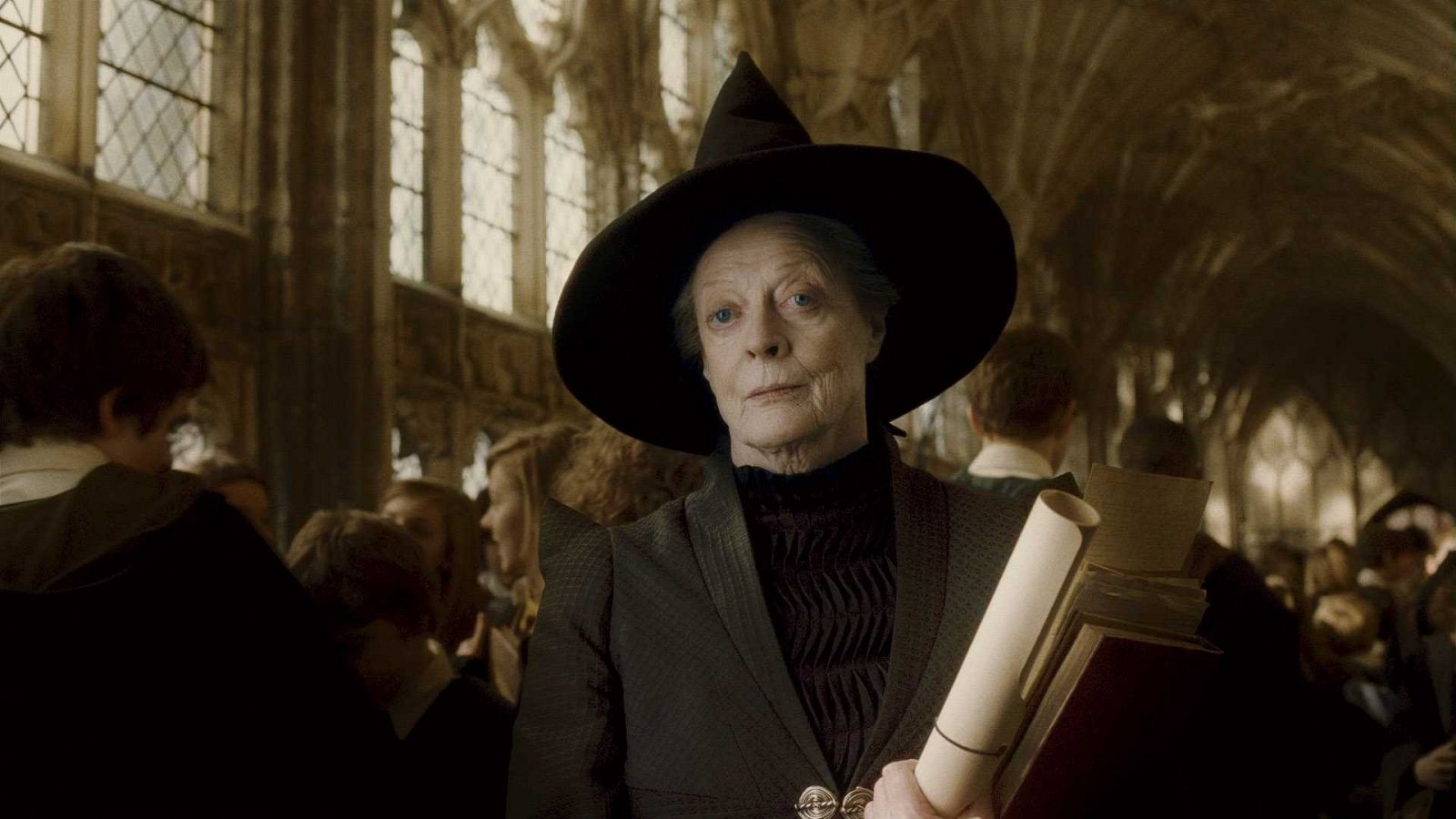 Maggie Smith como Minerva McGonagall