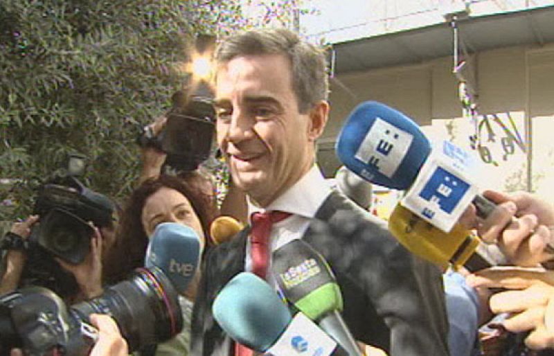 Costa asegura que no quiere aferrarse "a ningún cargo" y que sólo quiere "mantener su honradez"