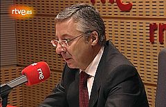 Blanco responde a Solchaga: "Tomo decisiones con autonomía y con la confianza de Zapatero"