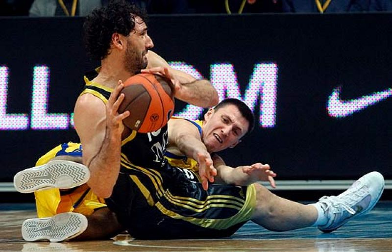 Cabezas y el juego interior del Khimki desmontan al Madrid