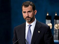 Don Felipe pide trabajar "hombro con hombro" ante la crisis, en los Premios Príncipe de Asturias