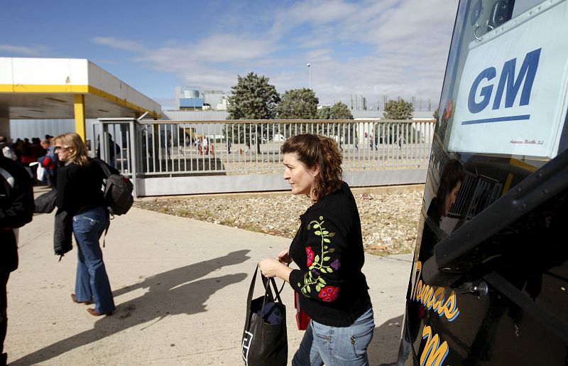 Los trabajadores alemanes de Opel acuerdan el plan de ahorro y los de Figueruelas ya lo negocian