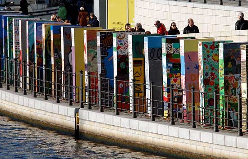 20 años sin destruir el muro de la desconfianza