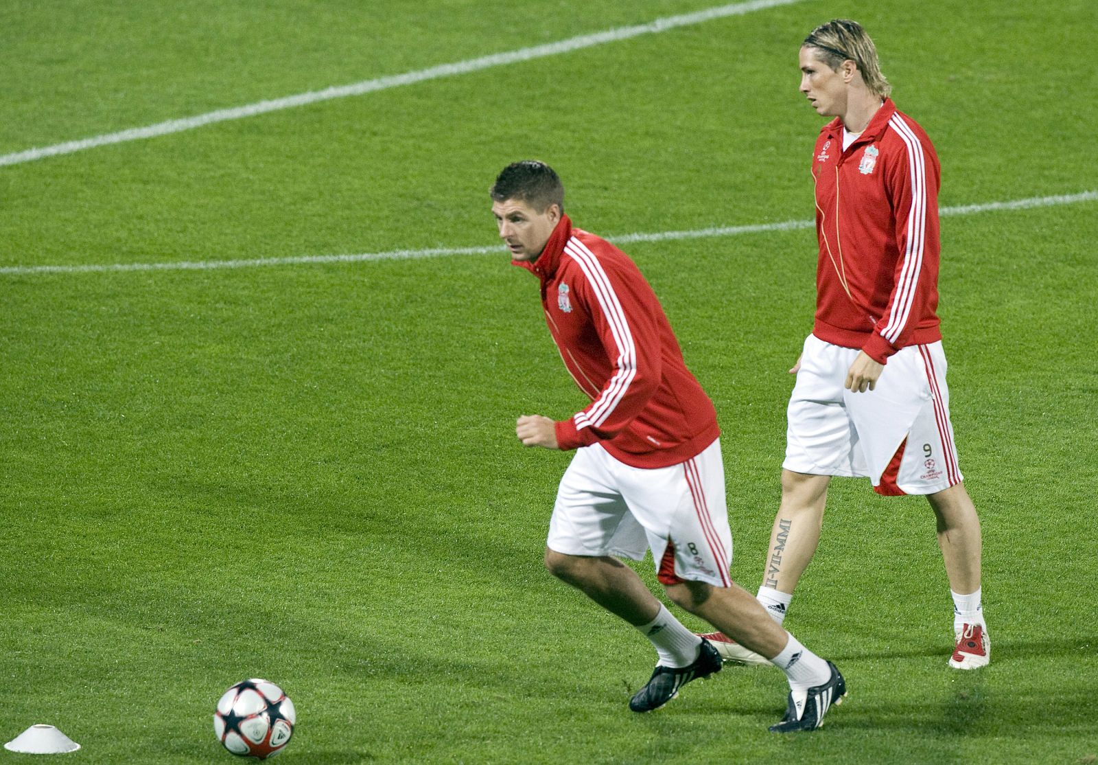 Gerrard y Torres no están teniendo continuidad y el Liverpool lo está notando.