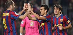 El Barça saca 'billete en primera' para los octavos