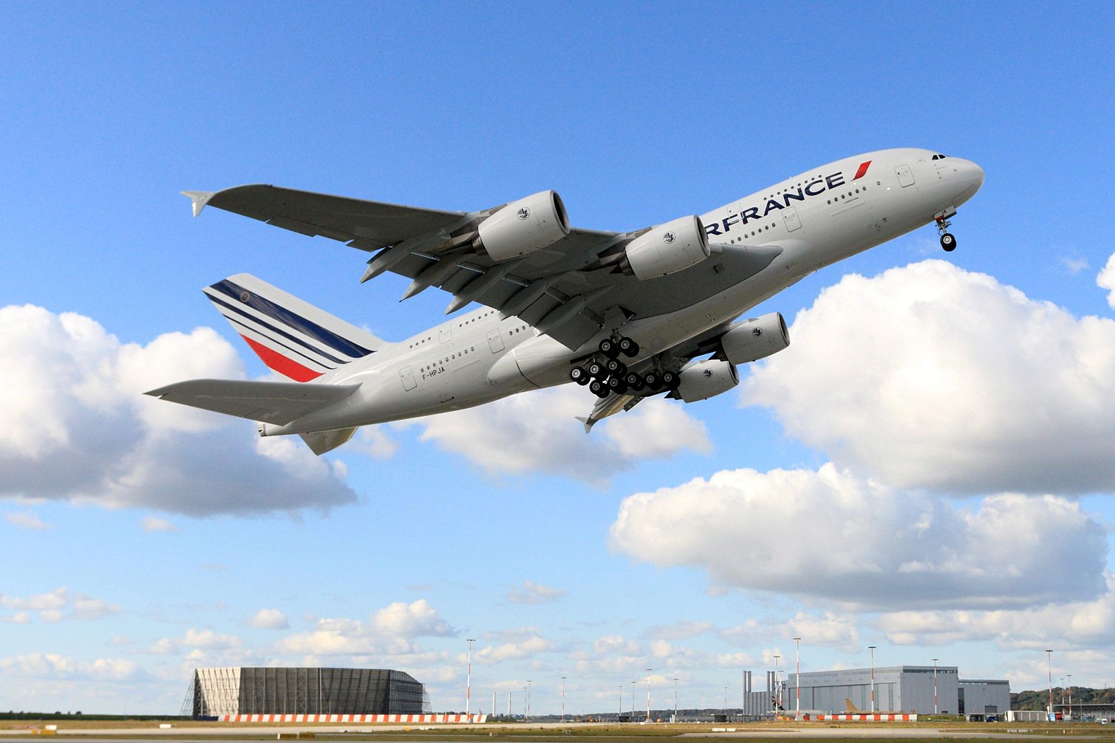 AIR FRANCE REALIZA EL PRIMER VUELO DE SU AIRBUS A380
