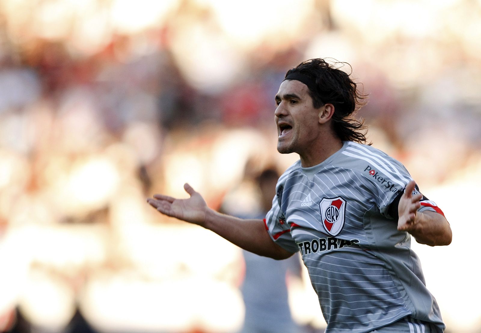 Ariel Ortega reacciona ante el árbitro en un partido con River en la liga argentina el pasado 13 de septiembre.