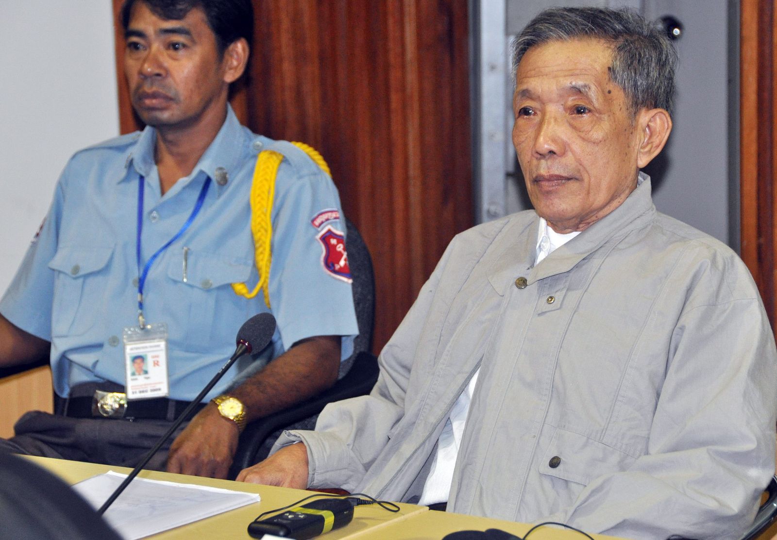 LA DEFENSA PRESENTA AL TORTURADOR JEFE "DUCH" COMO UNA VÍCTIMA DEL JEMER ROJO